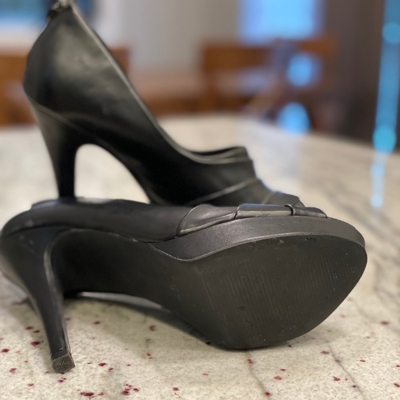 Black Leather Platform Peep Toe Heel - Picture 4 of 5